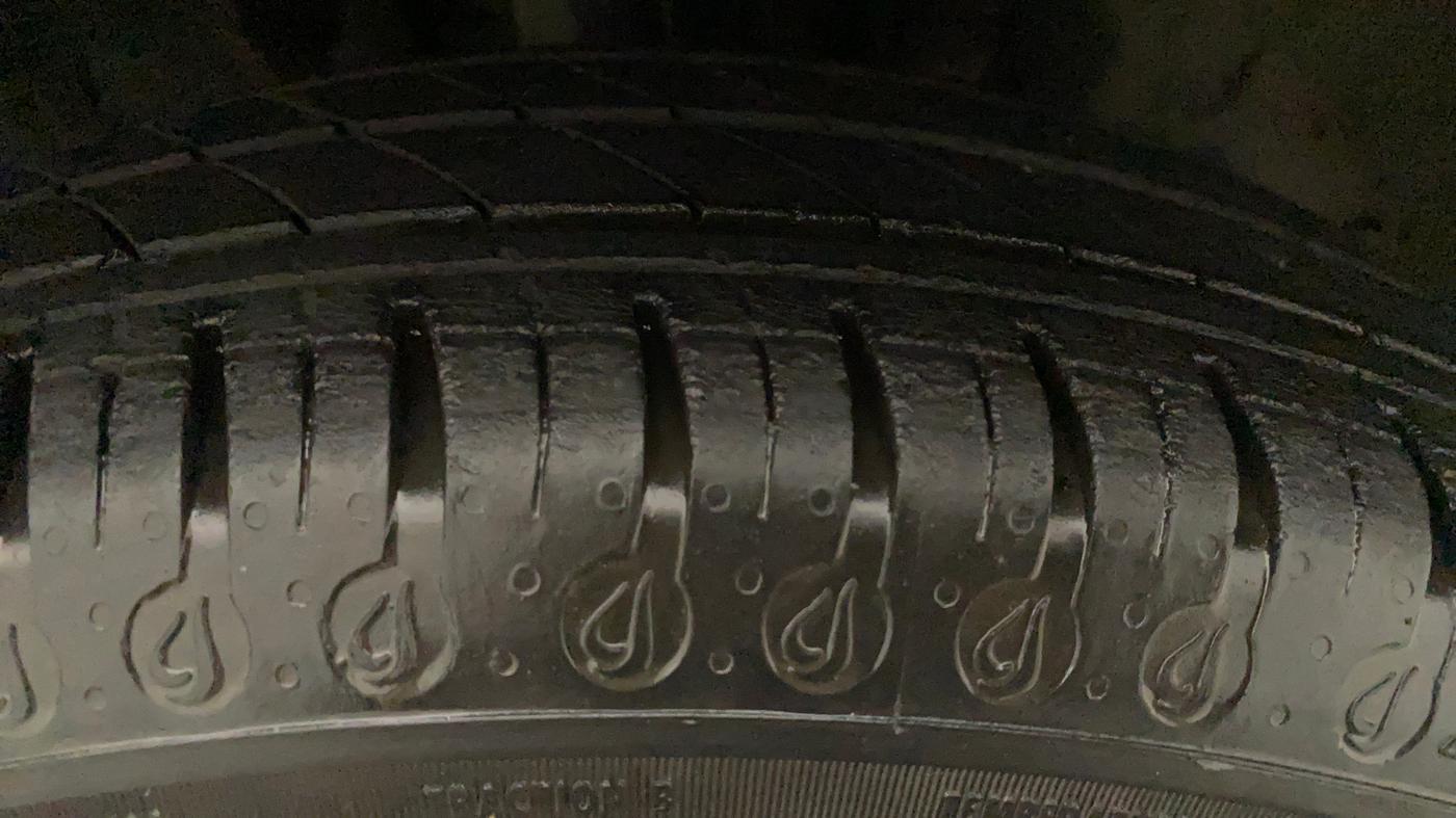 2020 Renault Kwid RXT 1.0 (O), Petrol, Manual, 28,686 km, Right Front Tyre Tread