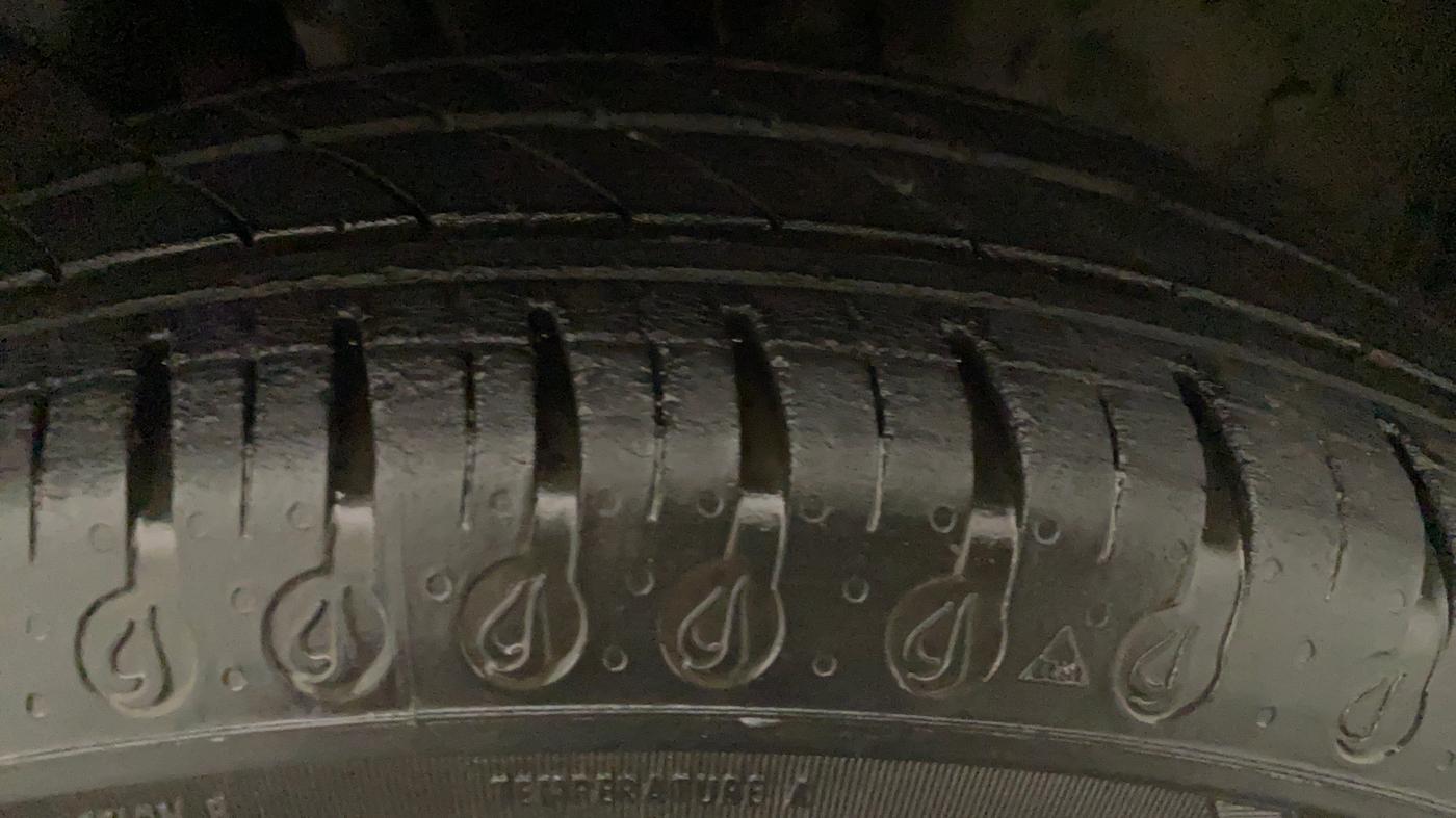 2020 Renault Kwid RXT 1.0 (O), Petrol, Manual, 28,686 km, Left Front Tyre Tread