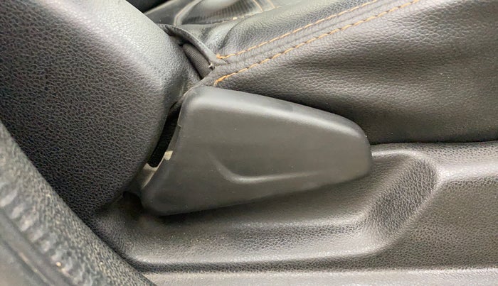 2018 Renault Kwid CLIMBER 1.0, Petrol, Manual, 36,763 km, Driver Side Adjustment Panel