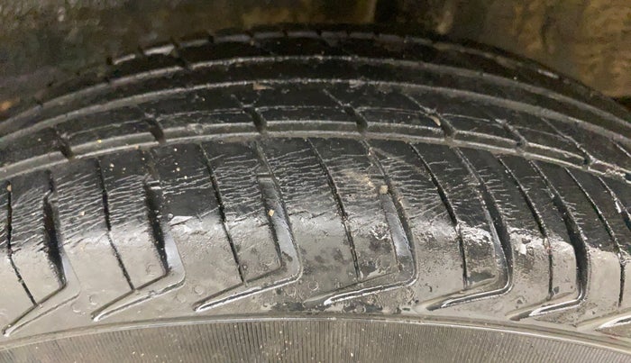 2018 Renault Kwid CLIMBER 1.0, Petrol, Manual, 36,763 km, Left Rear Tyre Tread