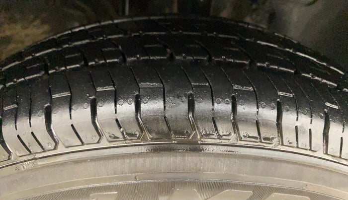 2018 Renault Kwid CLIMBER 1.0, Petrol, Manual, 36,763 km, Right Front Tyre Tread