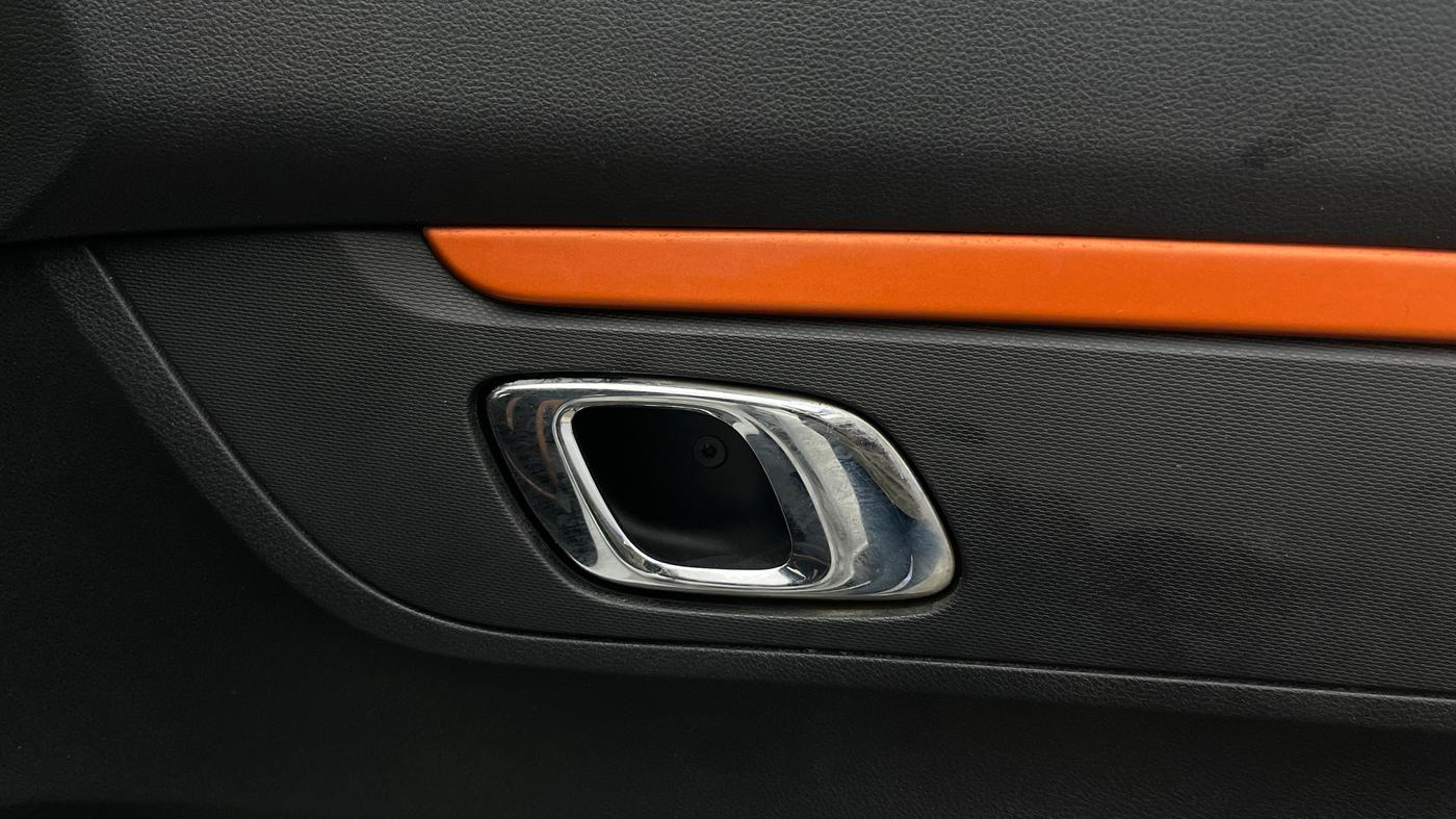 2021 Renault Kwid CLIMBER 1.0 AMT (O), Petrol, Automatic, 31,560 km, Driver Side Door Panels Control
