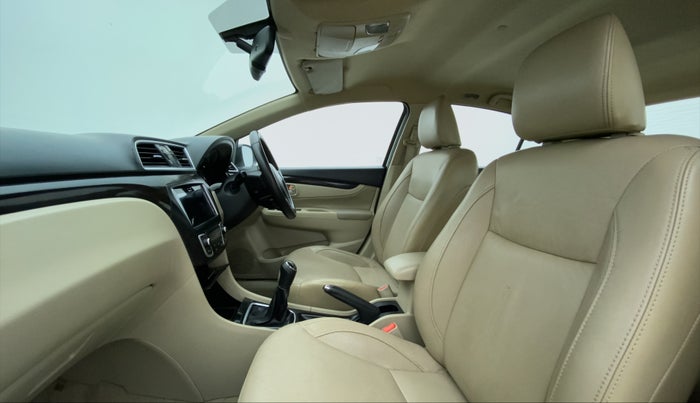 2016 Maruti Ciaz ZDI+ SHVS, Diesel, Manual, 81,311 km, Right Side Front Door Cabin