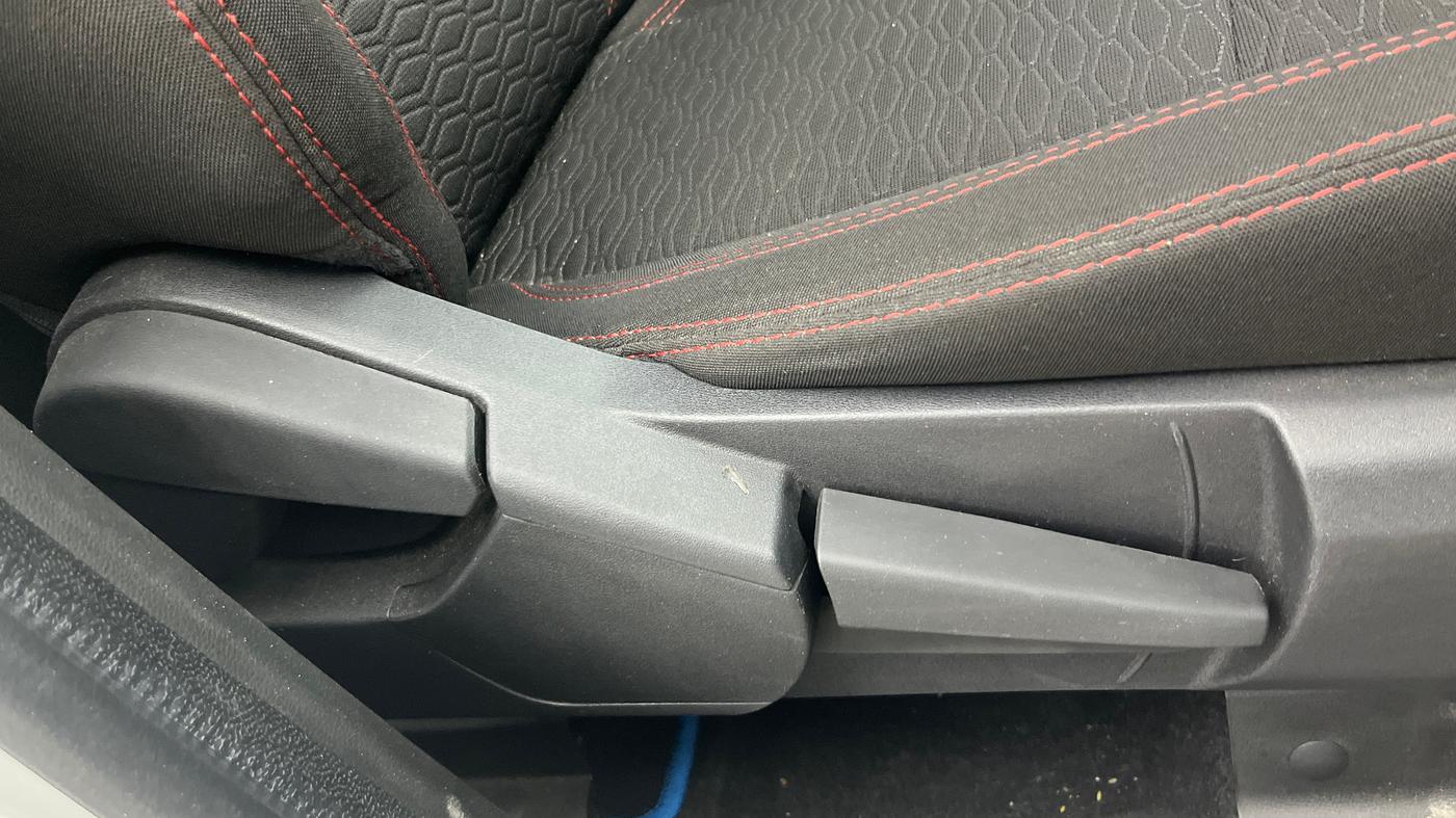 2023 Renault Kiger RXZ TURBO CVT, Petrol, Automatic, 17,112 km, Driver Side Adjustment Panel