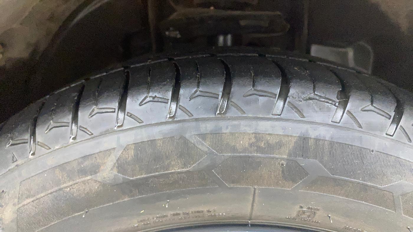 2017 Tata TIGOR XZ (O) PETROL, Petrol, Manual, 1,34,483 km, Right Front Tyre Tread