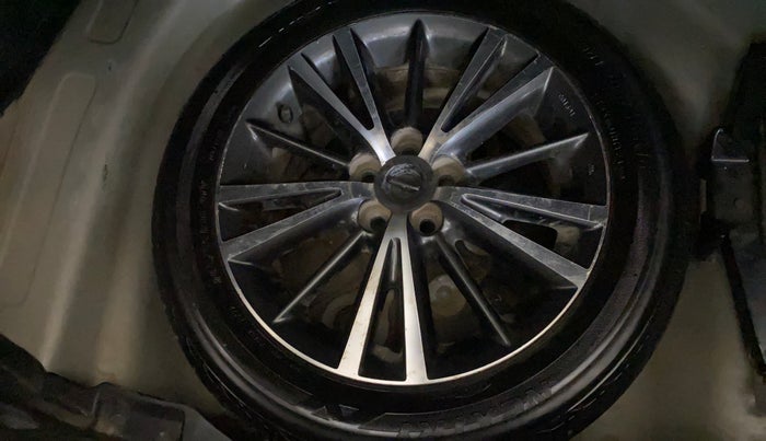 2018 Toyota Corolla Altis VL CVT PETROL, Petrol, Automatic, 1,24,098 km, Spare Tyre