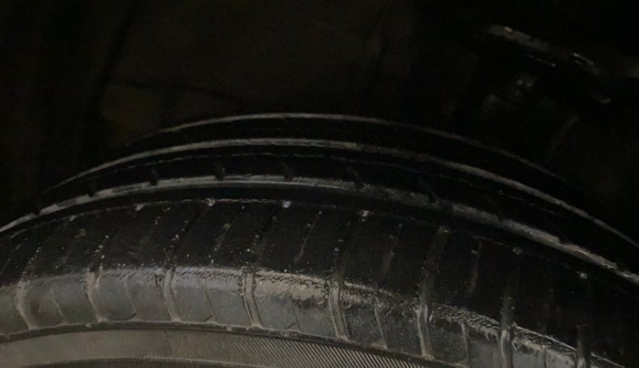 2018 Toyota Corolla Altis VL CVT PETROL, Petrol, Automatic, 1,24,098 km, Left Front Tyre Tread