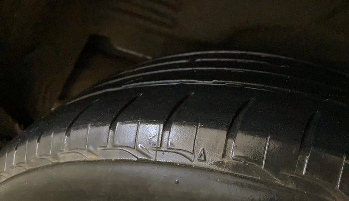 2018 Toyota Corolla Altis VL CVT PETROL, Petrol, Automatic, 1,24,098 km, Right Rear Tyre Tread