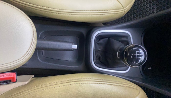 2016 Volkswagen Ameo HIGHLINE1.2L, Petrol, Manual, 66,761 km, Gear Lever