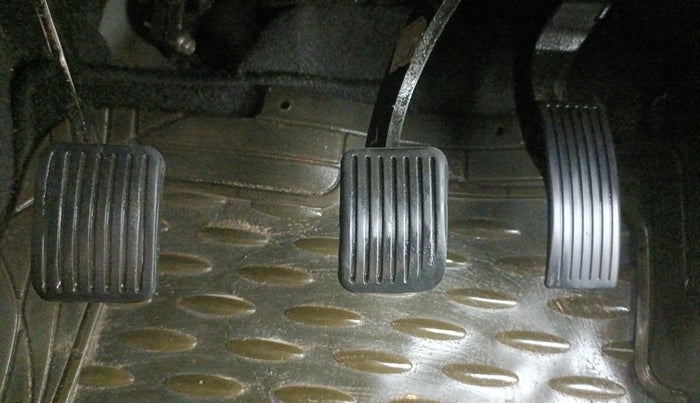 2019 Hyundai Xcent SX 1.2, CNG, Manual, 1,11,588 km, Pedals