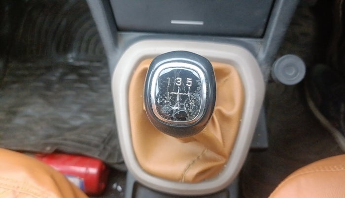 2019 Hyundai Xcent SX 1.2, CNG, Manual, 1,11,588 km, Gear Lever