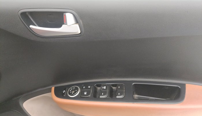 2019 Hyundai Xcent SX 1.2, CNG, Manual, 1,11,588 km, Driver Side Door Panels Control