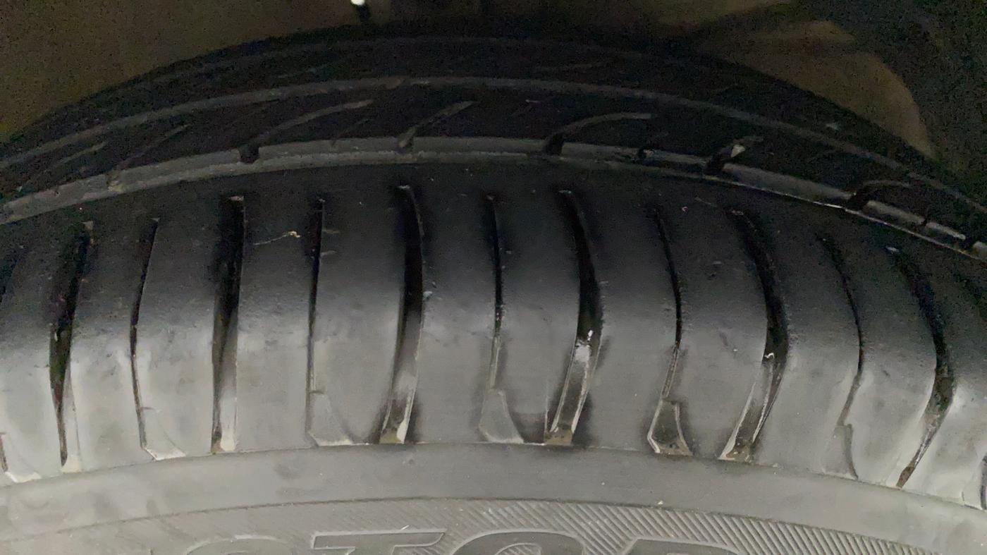 2017 Maruti Dzire ZDI PLUS AMT, Diesel, Automatic, 66,825 km, Right Front Tyre Tread