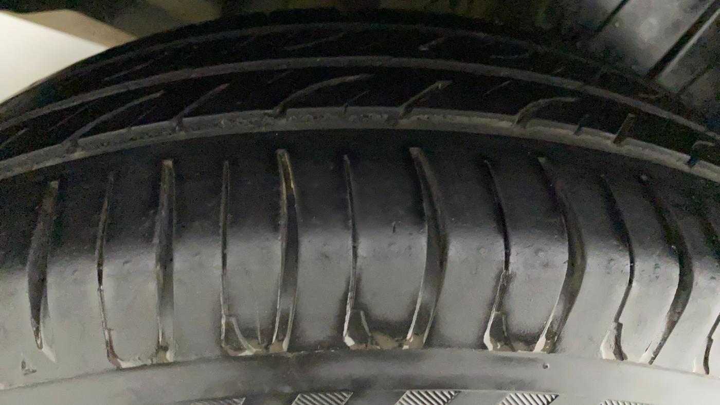 2017 Maruti Dzire ZDI PLUS AMT, Diesel, Automatic, 66,825 km, Right Rear Tyre Tread