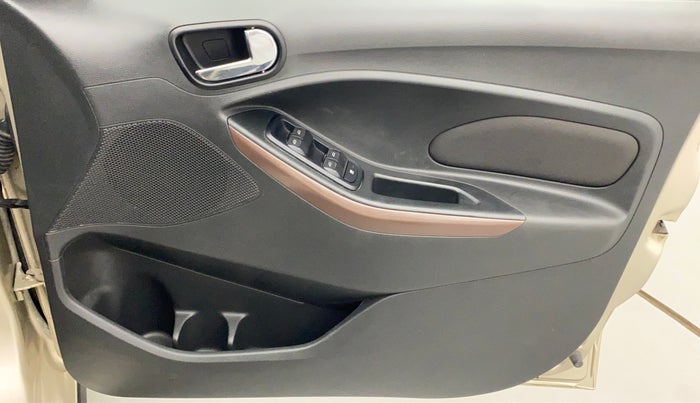 2018 Ford FREESTYLE TITANIUM + 1.2 TI-VCT, Petrol, Manual, 35,175 km, Driver Side Door Panels Controls