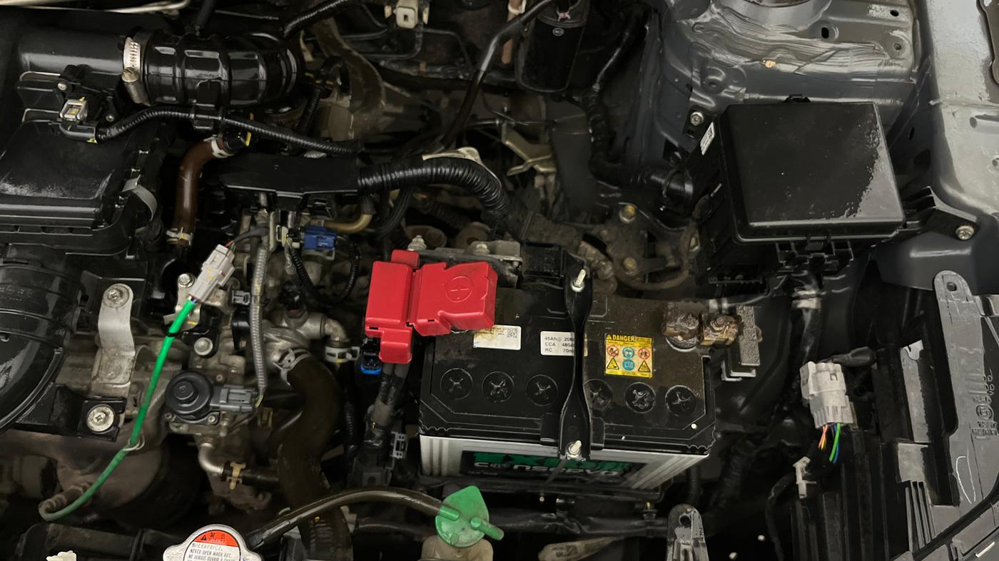 2022 Maruti BREZZA VXI SMART HYBRID, Petrol, Manual, 32,445 km, Engine View - Left