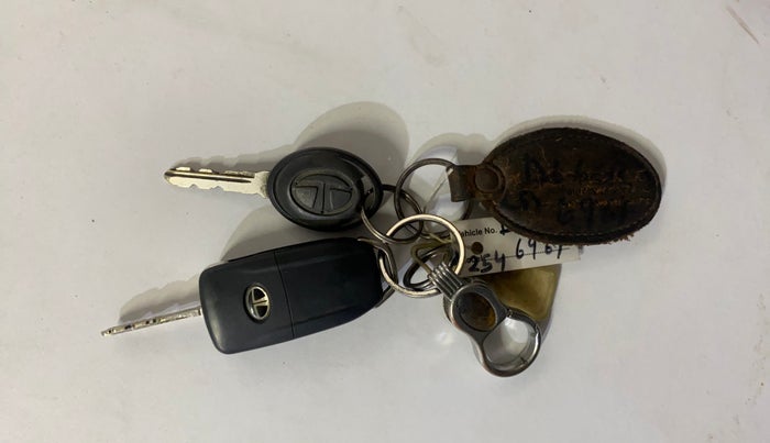 2018 Tata Tiago XZ PETROL, Petrol, Manual, 12,191 km, Key Close Up