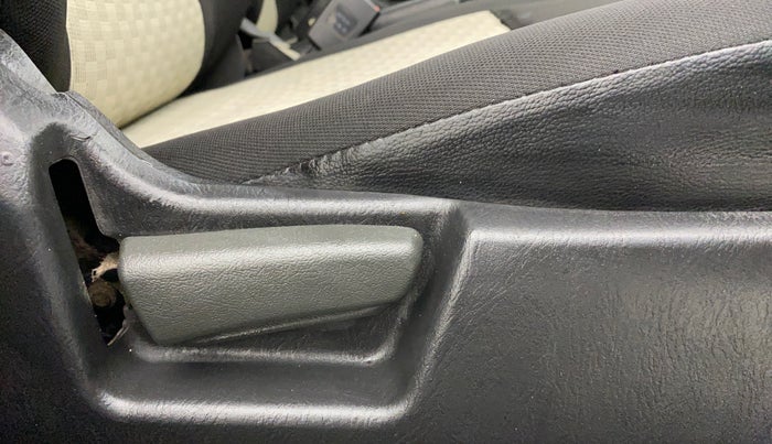 2022 Maruti Alto LXI O, Petrol, Manual, 94,604 km, Driver Side Adjustment Panel