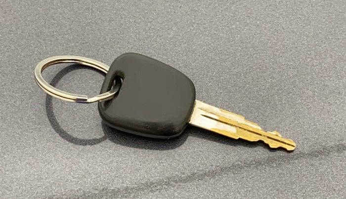 2022 Maruti Alto LXI O, Petrol, Manual, 94,604 km, Key Close Up