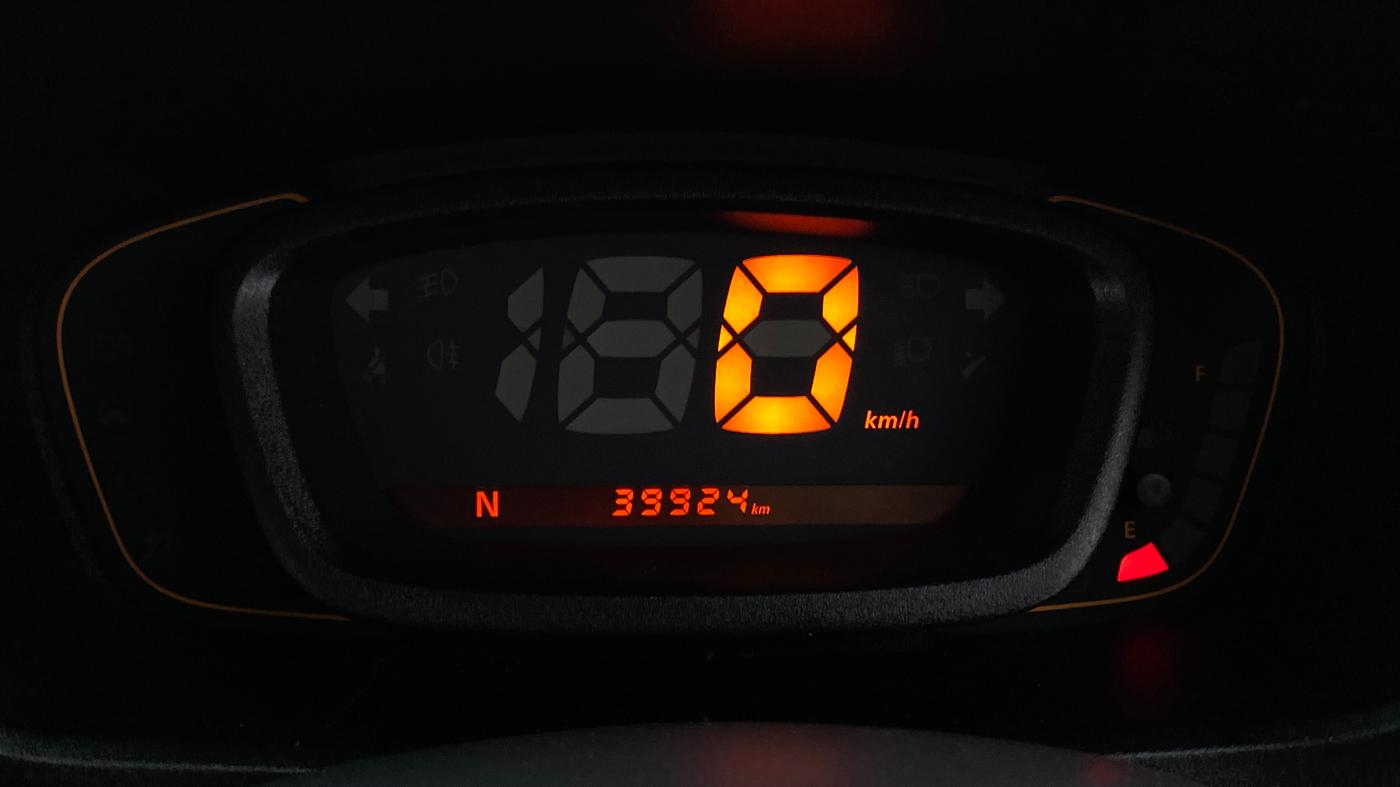 2017 Renault Kwid RXT 1.0 EASY-R AT OPTION, Petrol, Automatic, 40,219 km, Odometer Image