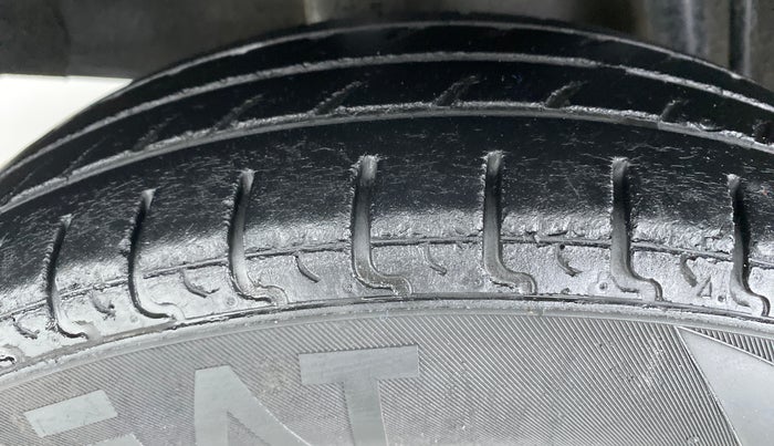 2017 Renault Kwid RXT 1.0 EASY-R AT OPTION, Petrol, Automatic, 40,219 km, Right Rear Tyre Tread
