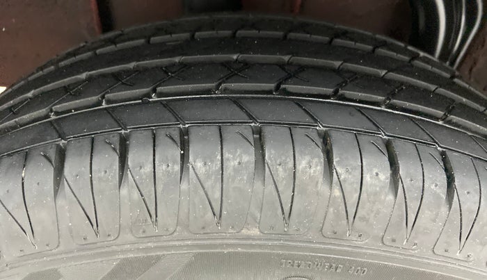 2021 Renault Kiger RXZ CVT 1.0 TURBO DUAL TONE, Petrol, Automatic, 9,980 km, Right Rear Tyre Tread