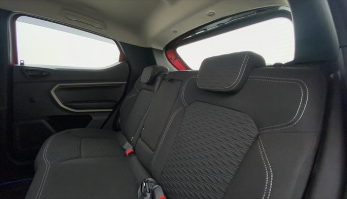 2021 Renault Kiger RXZ CVT 1.0 TURBO DUAL TONE, Petrol, Automatic, 9,980 km, Right Side Rear Door Cabin
