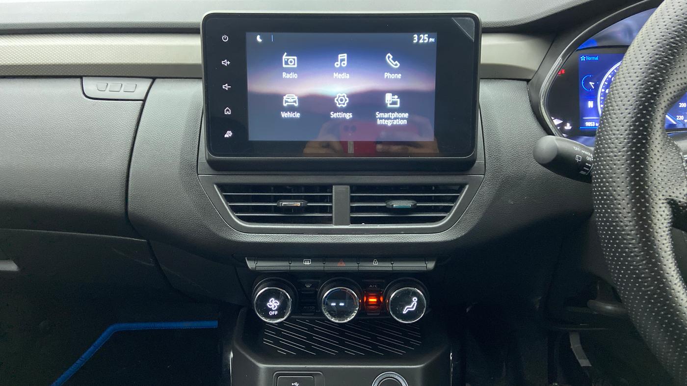 2021 Renault Kiger RXZ CVT 1.0 TURBO DUAL TONE, Petrol, Automatic, 9,980 km, Air Conditioner