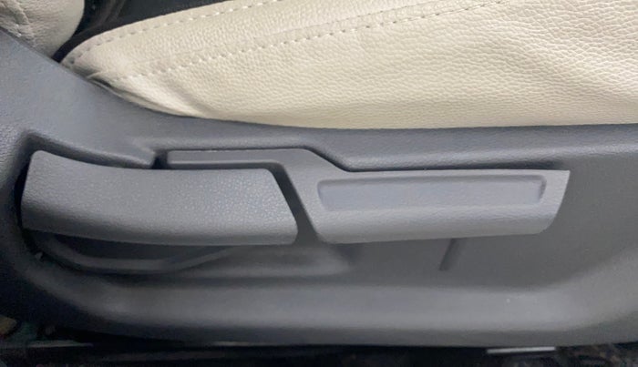 2025 Hyundai GRAND I10 NIOS SPORTZ 1.2 KAPPA VTVT, Petrol, Manual, 3,074 km, Driver Side Adjustment Panel