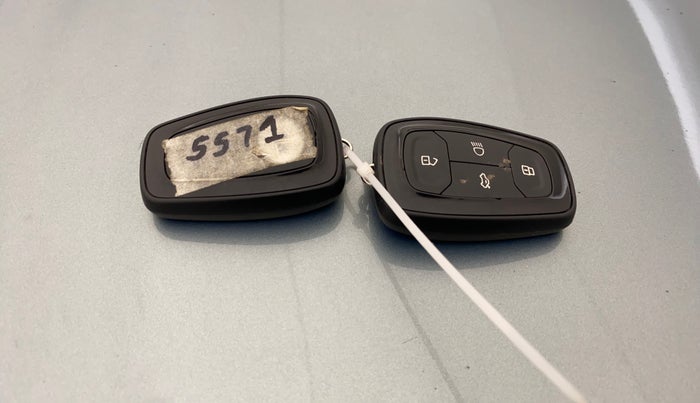 2022 Tata PUNCH CREATIVE  AMT, Petrol, Automatic, 19,470 km, Key Close Up