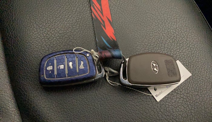 2023 Hyundai NEW I20 ASTA (O) 1.2 IVT, Petrol, Automatic, 26,119 km, Key Close Up