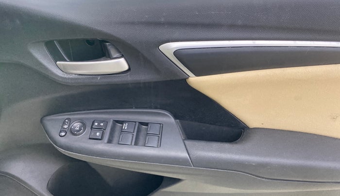 2022 Honda Jazz 1.2L I-VTEC VX CVT, Petrol, Automatic, 51,587 km, Driver Side Door Panels Control