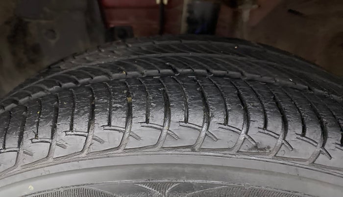 2016 Renault Pulse RXL PETROL, Petrol, Manual, 42,000 km, Left Front Tyre Tread