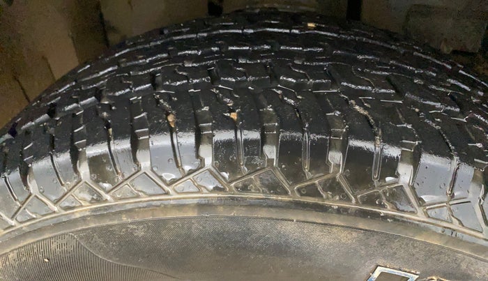 2022 Mahindra Thar LX PETROL HT 4WD AT, Petrol, Automatic, 20,633 km, Right Front Tyre Tread