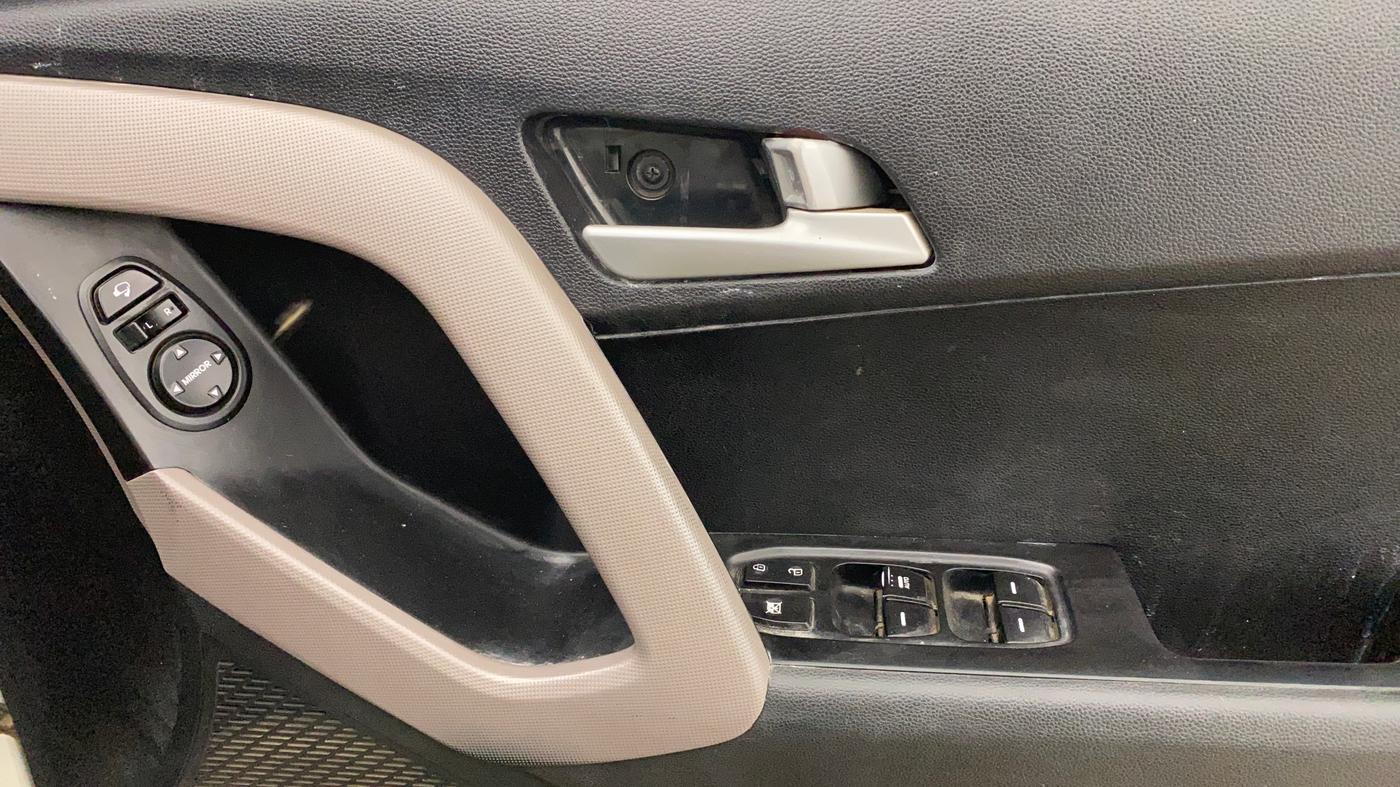 2019 Hyundai Creta SX 1.6 PETROL, Petrol, Manual, 71,876 km, Driver Side Door Panels Control