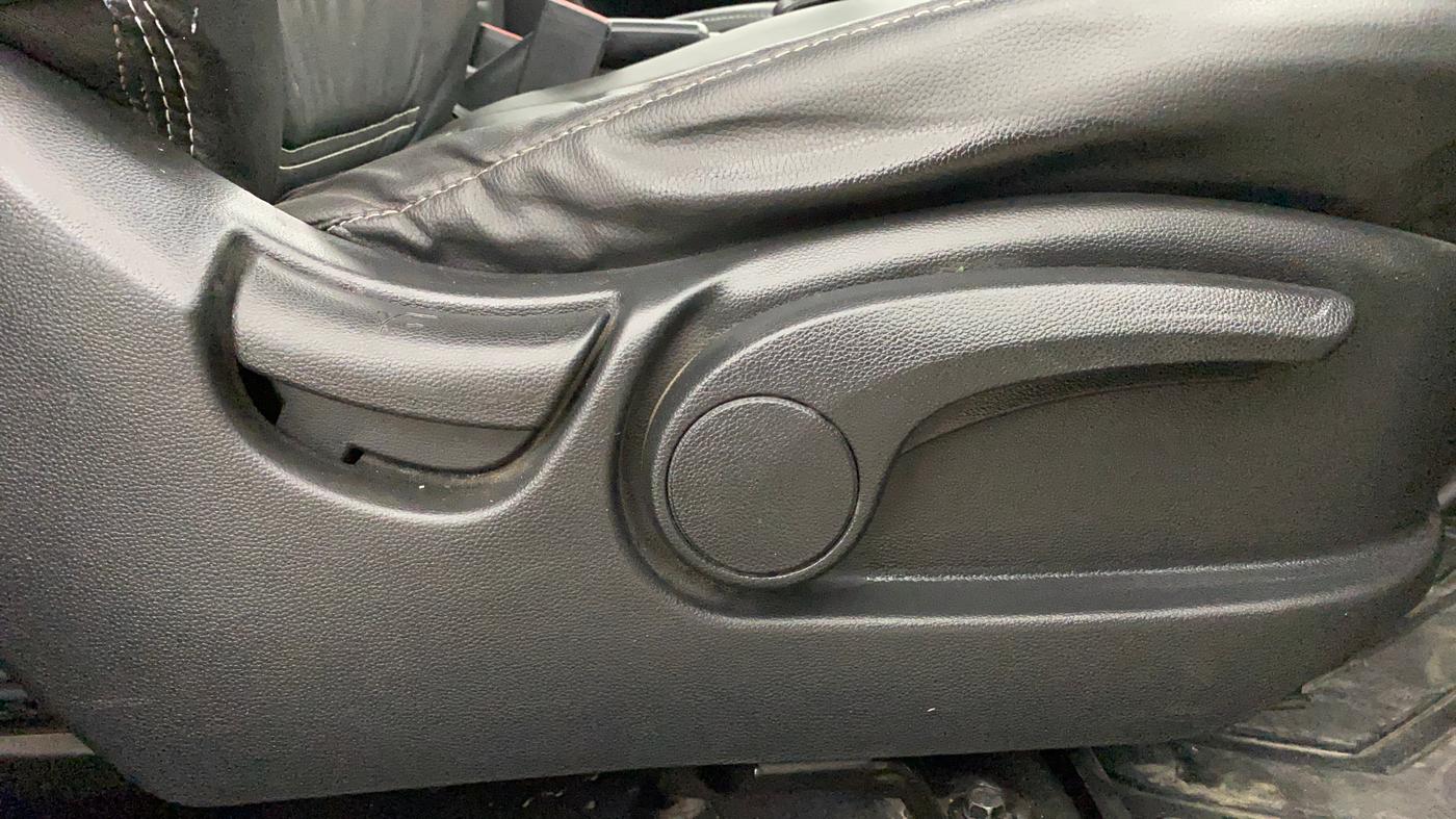 2019 Hyundai Creta SX 1.6 PETROL, Petrol, Manual, 71,876 km, Driver Side Adjustment Panel