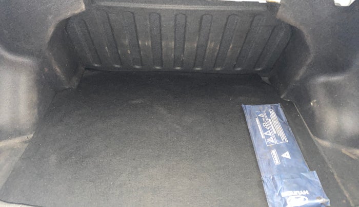 2015 Hyundai Xcent S 1.2, Petrol, Manual, 66,939 km, Boot Inside