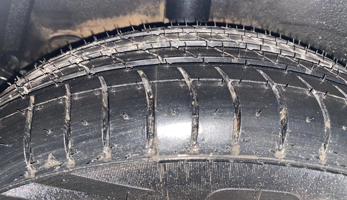 2015 Hyundai Xcent S 1.2, Petrol, Manual, 66,939 km, Right Rear Tyre Tread