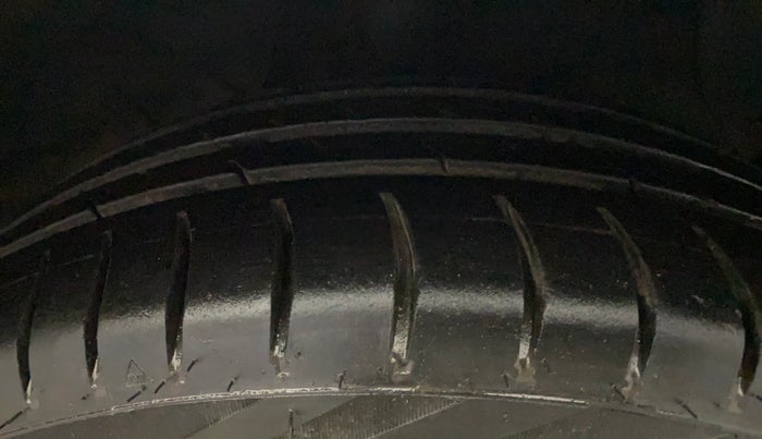 2015 Hyundai Xcent S 1.2, Petrol, Manual, 66,939 km, Right Front Tyre Tread