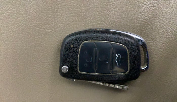 2015 Hyundai Xcent S 1.2, Petrol, Manual, 66,939 km, Key Close Up