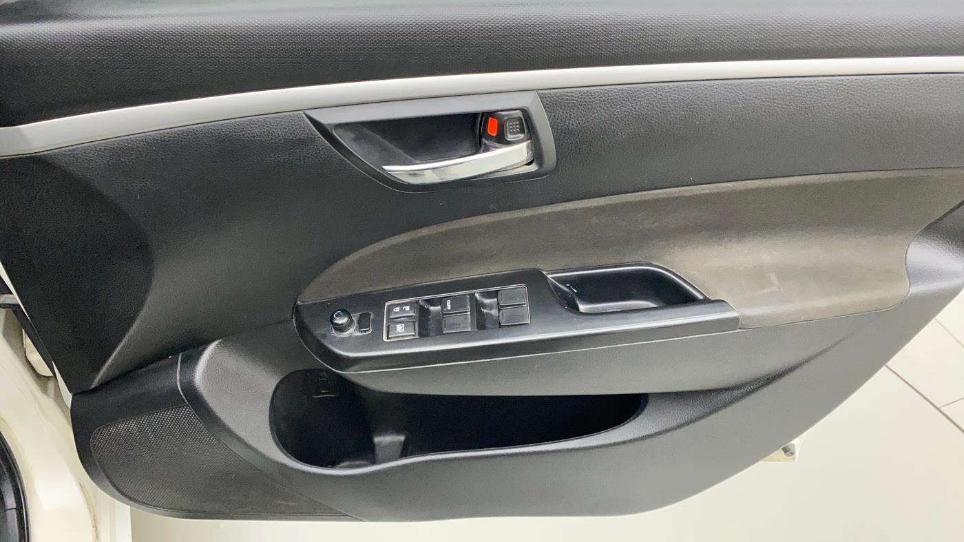 2015 Maruti Swift VXI, Petrol, Manual, 64,732 km, Driver Side Door Panels Control