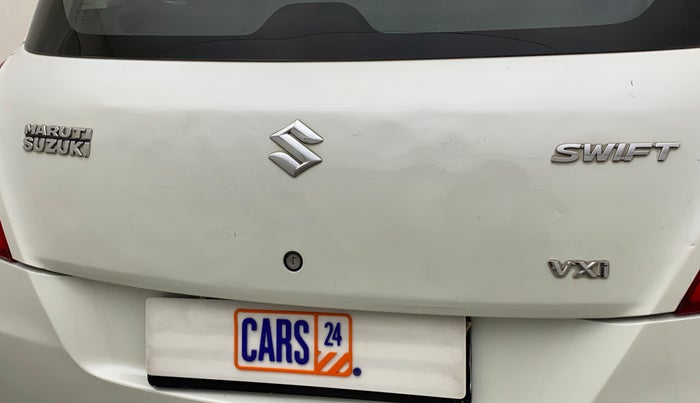 2015 Maruti Swift VXI, Petrol, Manual, 64,732 km, Dicky (Boot door) - Minor scratches