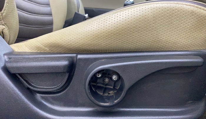 2014 Hyundai i20 ASTA 1.4 CRDI, Diesel, Manual, 72,867 km, Driver Side Adjustment Panel