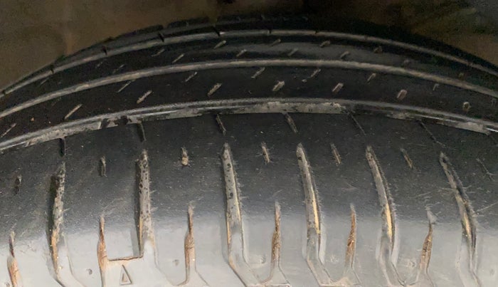 2019 Maruti Dzire ZXI AMT, Petrol, Automatic, 17,201 km, Right Front Tyre Tread