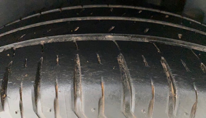 2019 Maruti Dzire ZXI AMT, Petrol, Automatic, 17,201 km, Left Rear Tyre Tread