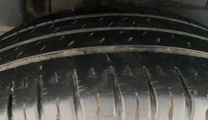 2019 Maruti Dzire ZXI AMT, Petrol, Automatic, 17,201 km, Right Rear Tyre Tread
