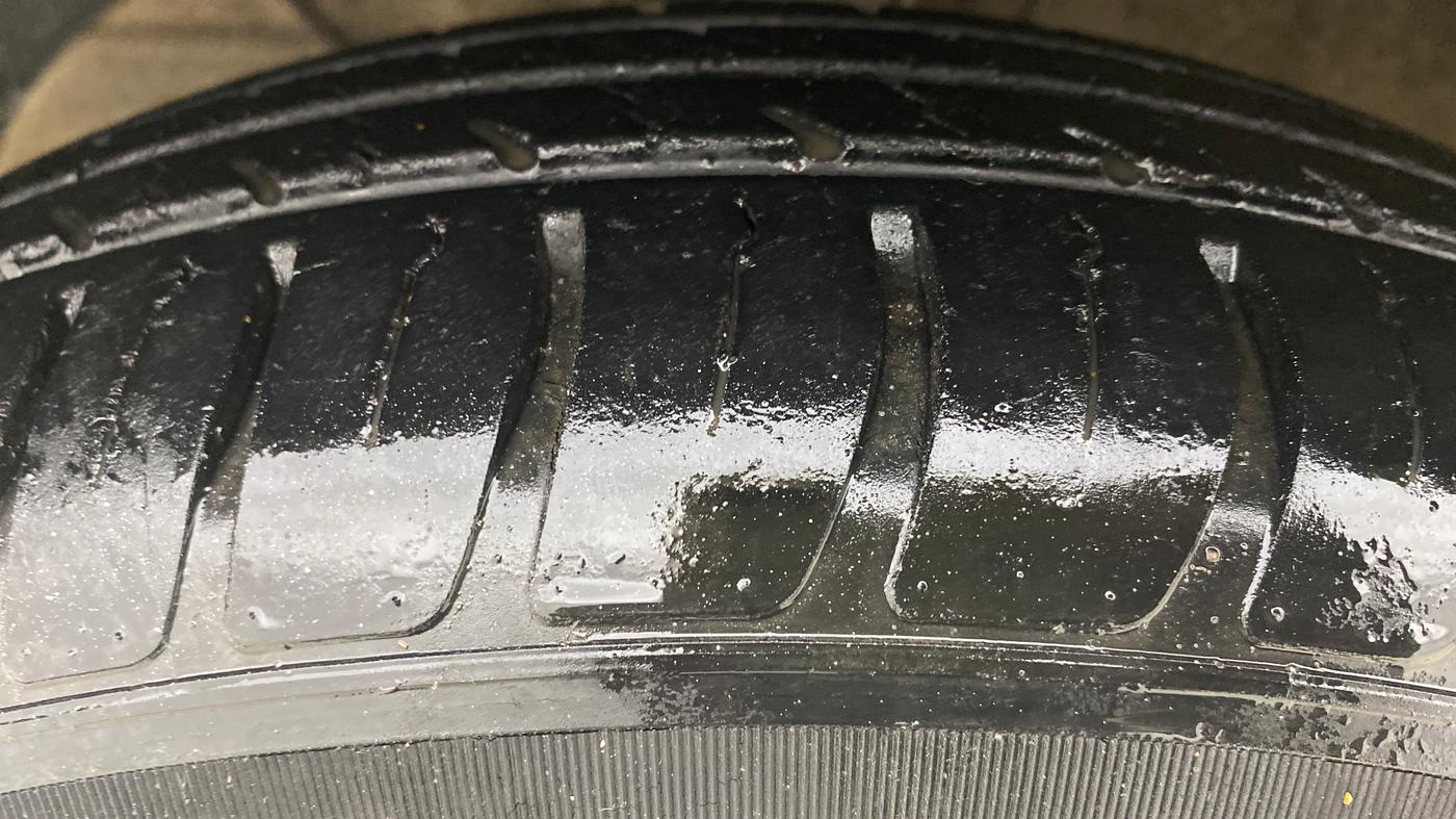 2020 Maruti Swift LXI, Petrol, Manual, 32,750 km, Left Front Tyre Tread