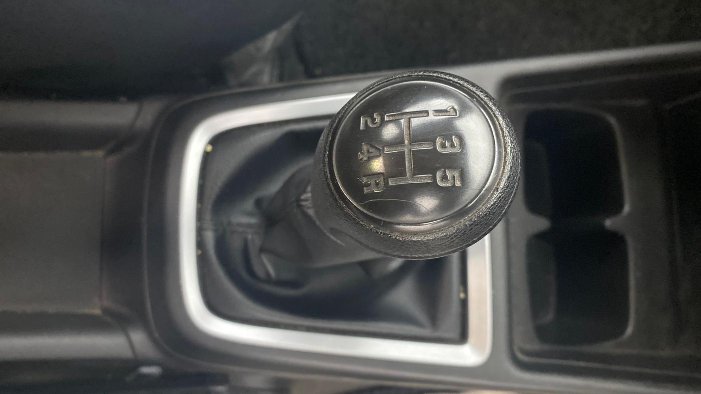 2020 Maruti Swift LXI, Petrol, Manual, 32,750 km, Gear Lever