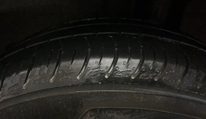 2017 Maruti Baleno DELTA PETROL 1.2, Petrol, Manual, 63,633 km, Left Rear Tyre Tread