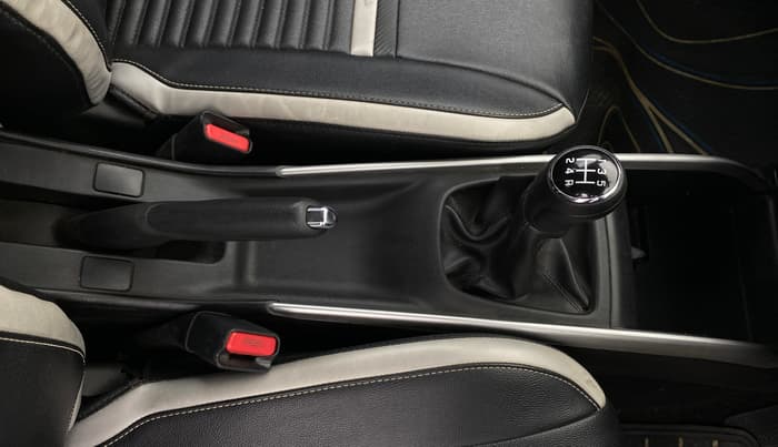 2018 Maruti Baleno DELTA PETROL 1.2, Petrol, Manual, 16,583 km, Gear Lever